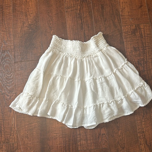 Garage white mini ruffle skirt size small - Picture 1 of 1